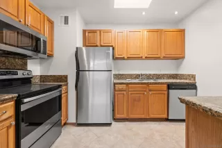 Photo #2: 260019102 Listing