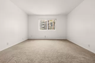 Photo #3: 260019102 Listing