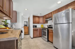 Photo #4: 260019105 Listing