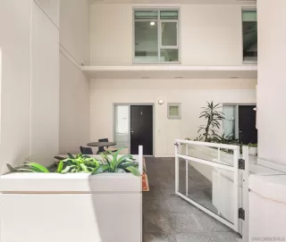 More Details about MLS # 260019108 : 825 W BEECH UNIT 101