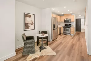 Photo #6: 260019108 Listing