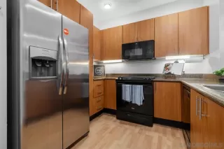 Photo #5: 260019111 Listing