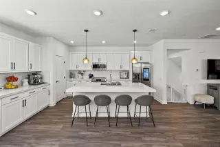 Photo #2: 260019124 Listing