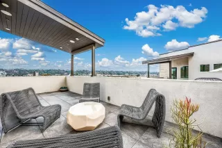 Photo #1: 260019208 Listing