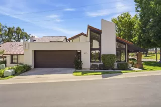 Photo #1: 260019216 Listing