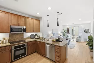 Photo #1: 260019220 Listing