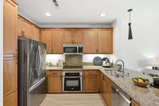 Photo #3: 260019220 Listing