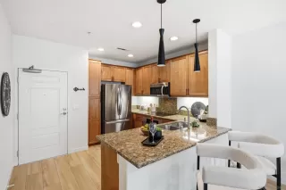 Photo #4: 260019220 Listing