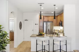 Photo #5: 260019220 Listing