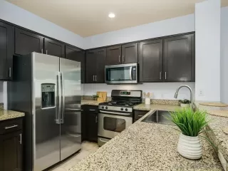 Photo #3: 260019228 Listing
