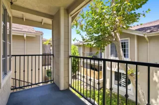 Photo #4: 260019241 Listing