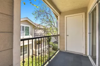 Photo #5: 260019241 Listing