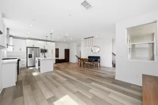 Photo #1: 260019258 Listing 