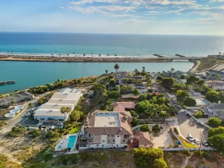 Photo #2: 260019295 Listing