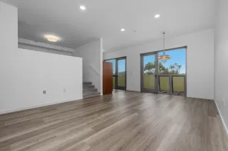 Photo #4: 260019296 Listing