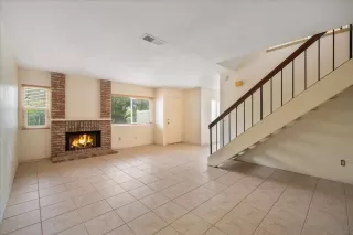 Photo #5: 260019349 Listing