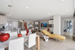 Photo #5: 260019352 Listing