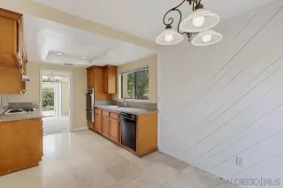 Photo #4: 260019358 Listing