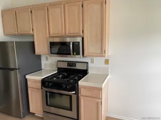 Photo #5: 260019373 Listing