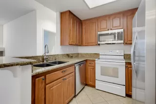 Photo #3: 260019443 Listing