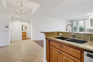 Photo #4: 260019443 Listing
