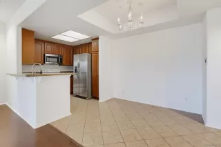 Photo #5: 260019443 Listing