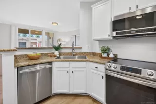 Photo #3: 260019446 Listing