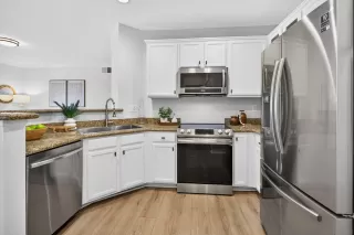 Photo #4: 260019446 Listing