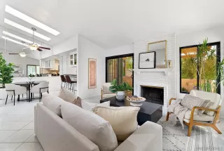 Photo #5: 260019454 Listing