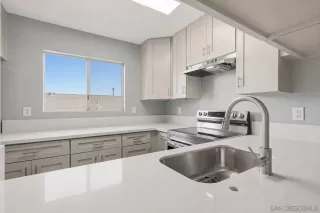 Photo #5: 260019466 Listing