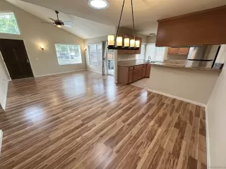 Photo #4: 260019478 Listing