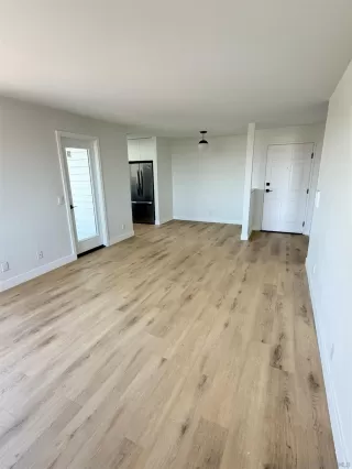 Photo #5: 260019502 Listing