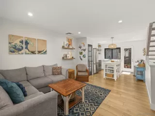 Photo #2: 260019528 Listing
