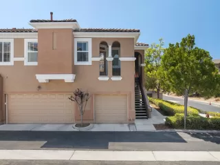 Photo #1: 260019578 Listing