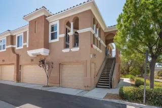 Photo #2: 260019578 Listing