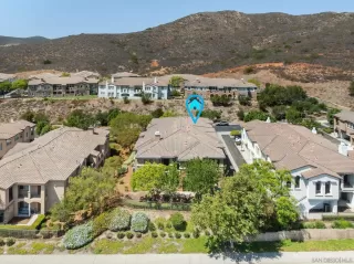Photo #5: 260019578 Listing
