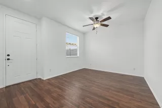 Photo #2: 260019583 Listing