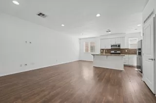 Photo #6: 260019583 Listing