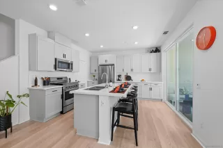 Photo #2: 260019612 Listing