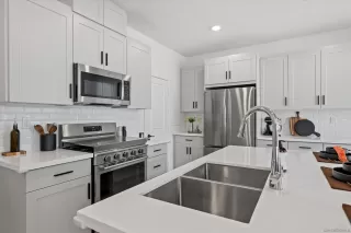 Photo #5: 260019612 Listing