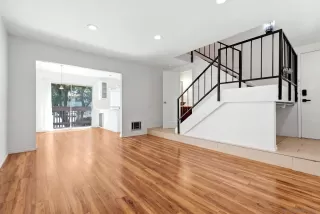 Photo #1: 260019629 Listing