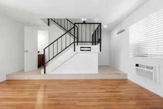 Photo #2: 260019629 Listing