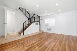 Photo #3: 260019629 Listing