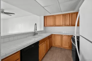 Photo #2: 260019649 Listing