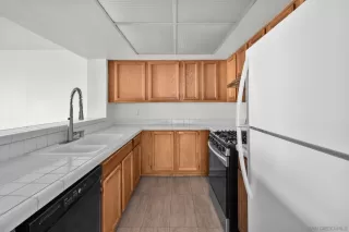 Photo #6: 260019649 Listing