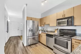 Photo #2: 260019676 Listing 