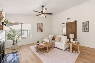 Photo #1: 260019679 Listing
