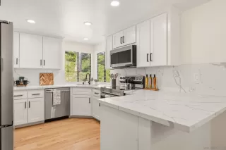 Photo #4: 260019679 Listing