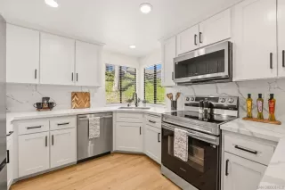 Photo #5: 260019679 Listing