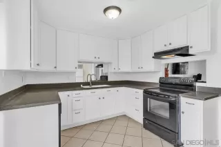 Photo #3: 260019687 Listing